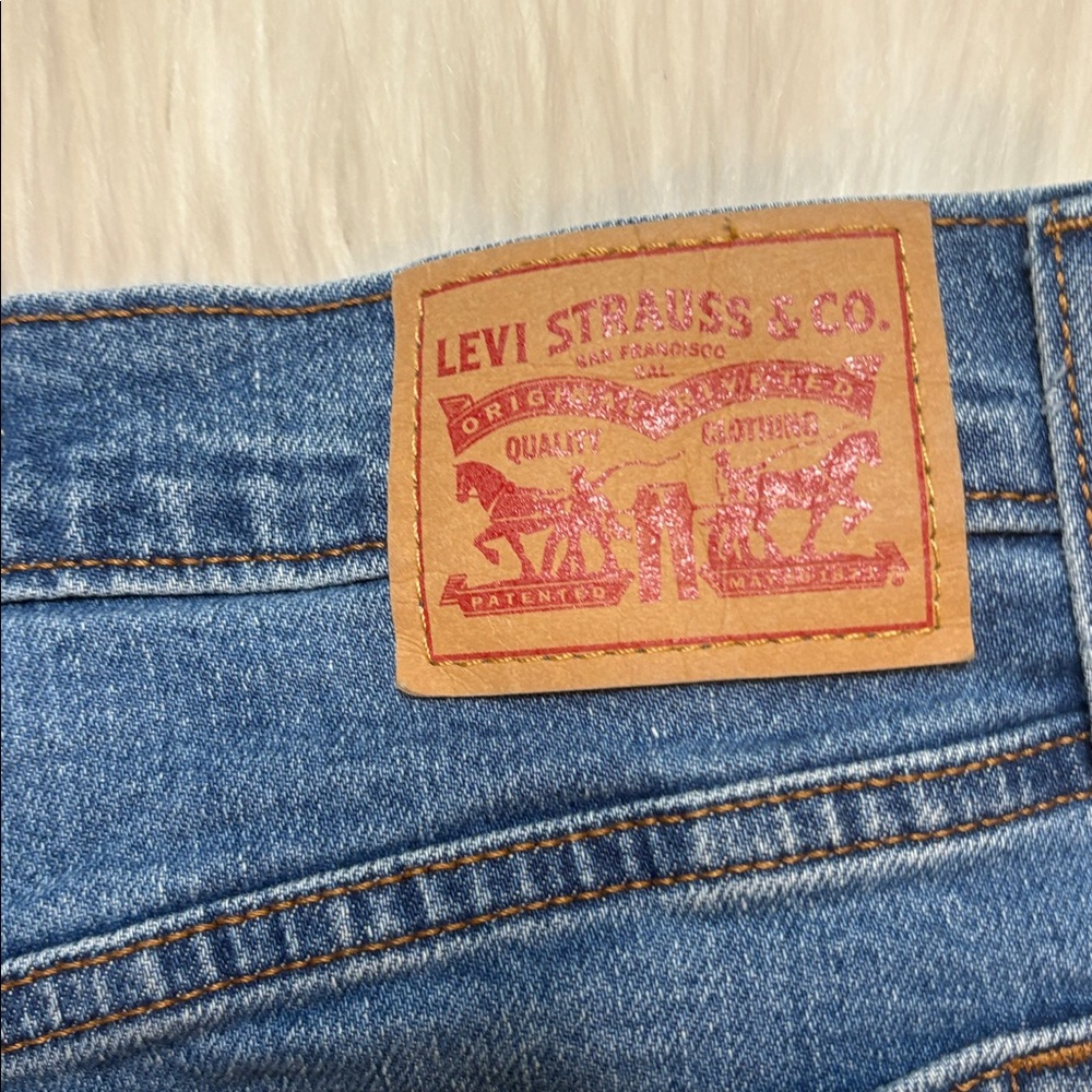Levi’s Wedgie Straight Jeans, Size 28 - Picture 12 of 12